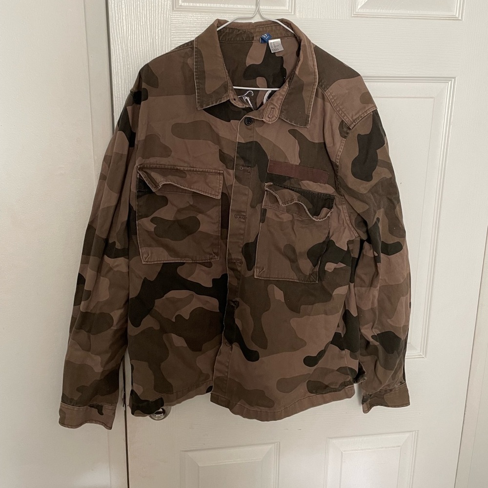 Military print denim shirt jacket